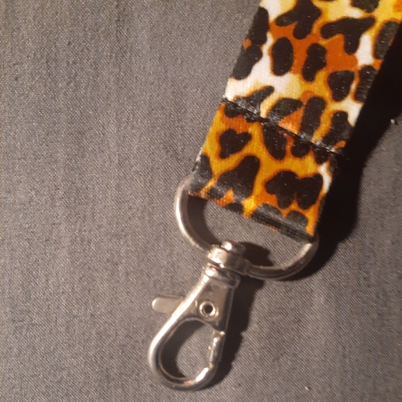 Leopard Print Lanyard - Picture 2 of 4